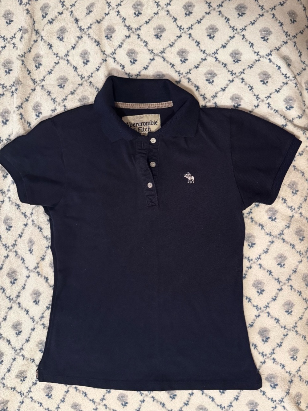 Vintage Abercrombie & Fitch navy blue polo 🦌Size: L Colour: Navy blue